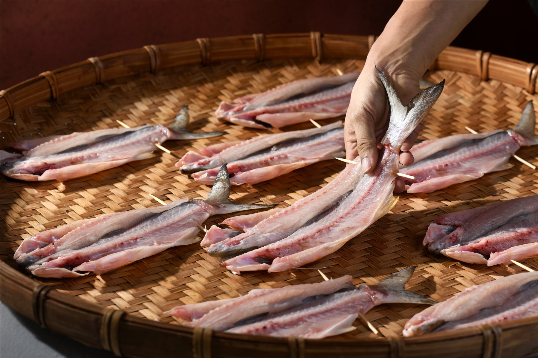 家園手工午魚一夜干與製作中的午魚實拍